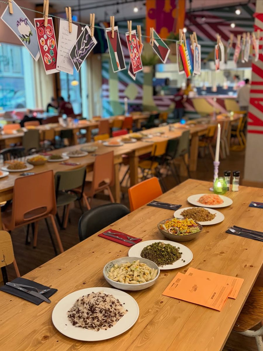 Community Dinner — A Beautiful Mess - Amsterdam, Sunday, 18 October 2026
