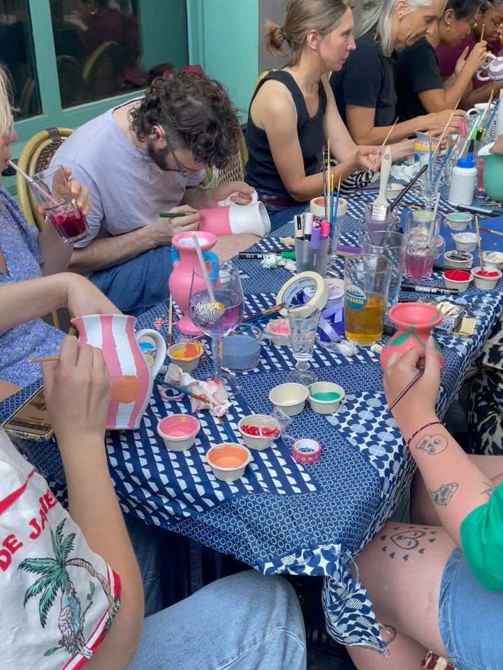 Atelier peinture sur vase — Halloween at Marguerite Charlie