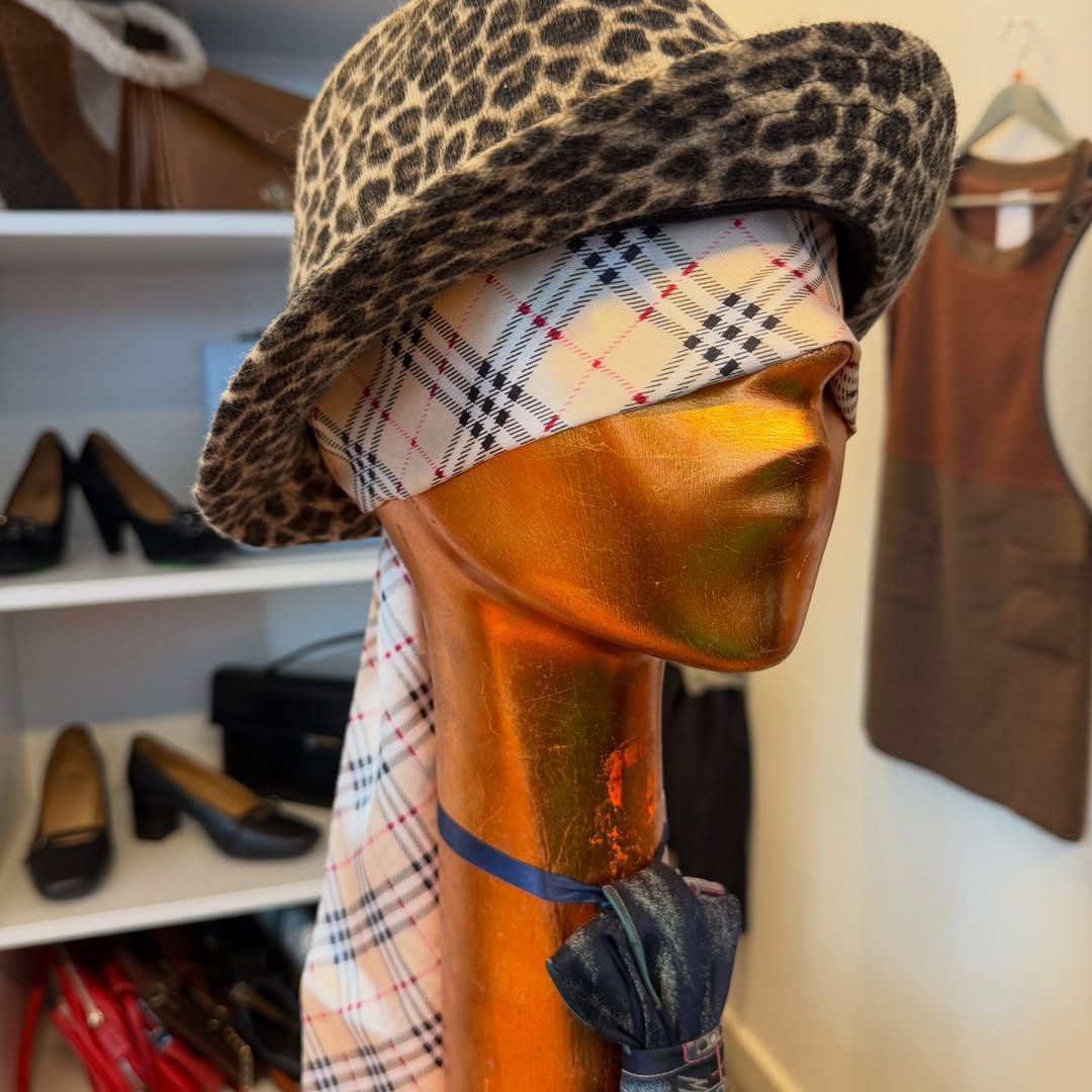 Warehouse sale at Past Vintage